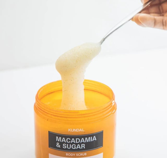 Kundal Macadamia & Sugar Body Scrub 550g, photo 2